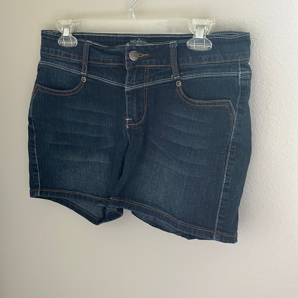 Revolt Jean shorts, dark wash, size 6